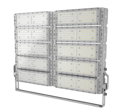 Oświetlenie powodziowe LED o mocy 1000 W z wysokim masztem